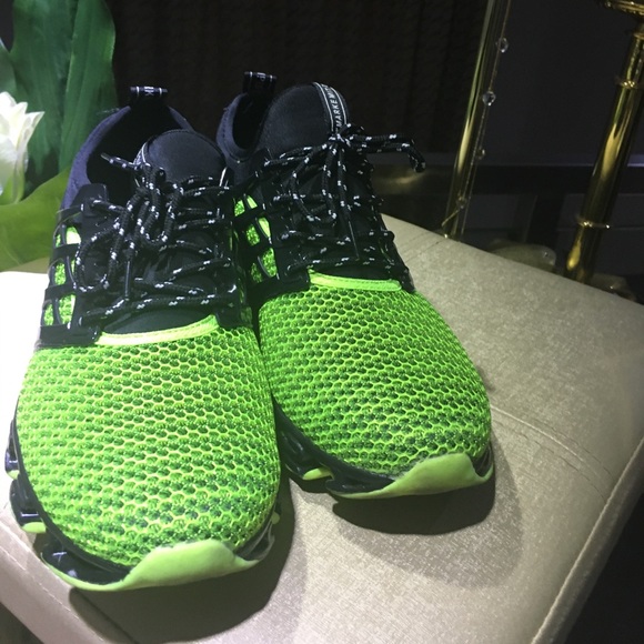 Sneackers - Picture 2 of 5